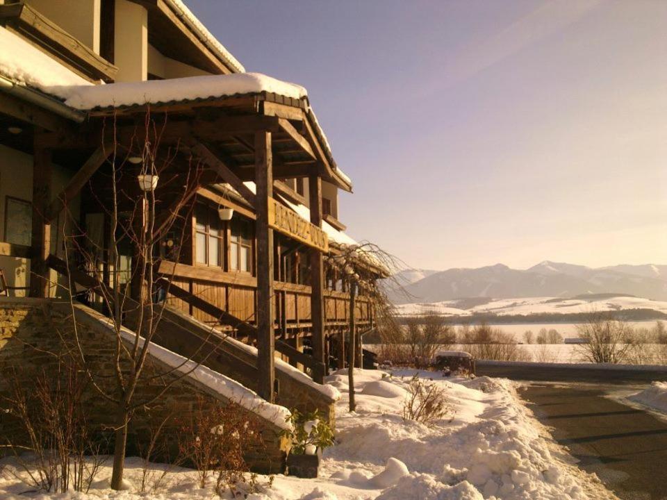 Hotel Rendez Vous Beharovce Exterior foto